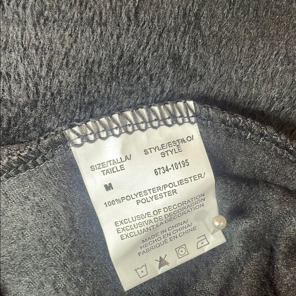 Elegant‎ Black Velvet Women's Top - Picture 5 of 5